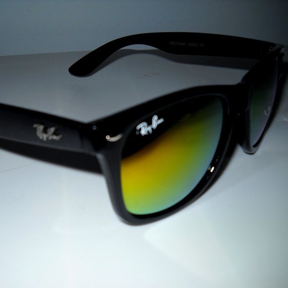 Ray-Ban Accessories - Women's Ray Ban Wayfarer Sunglasses "Like New"